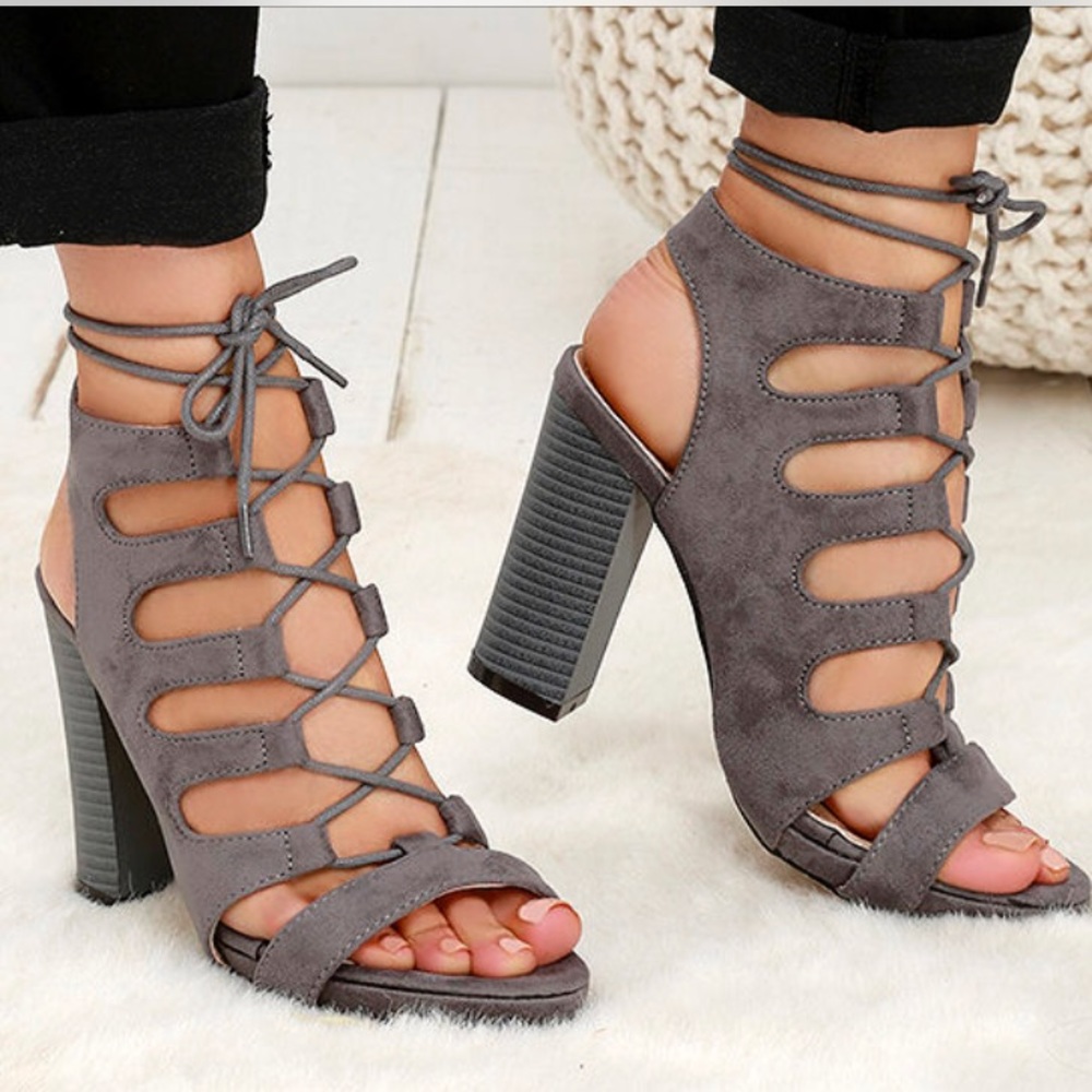 🐮vegan 🌿suede lace-up heels